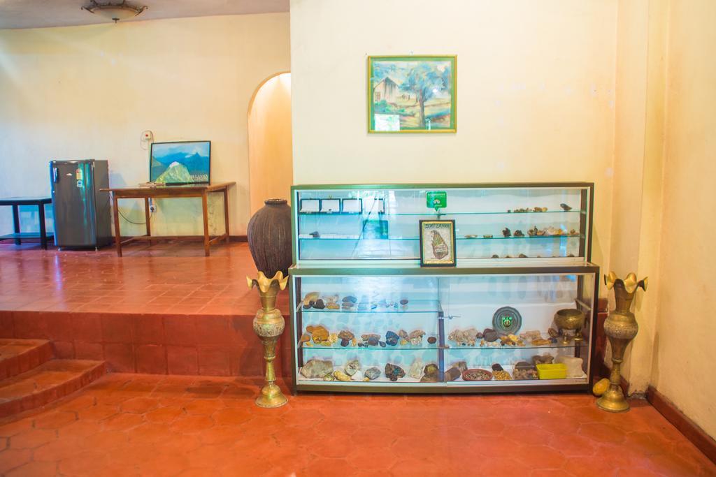 Hotel Gem Land Ratnapura Exteriör bild