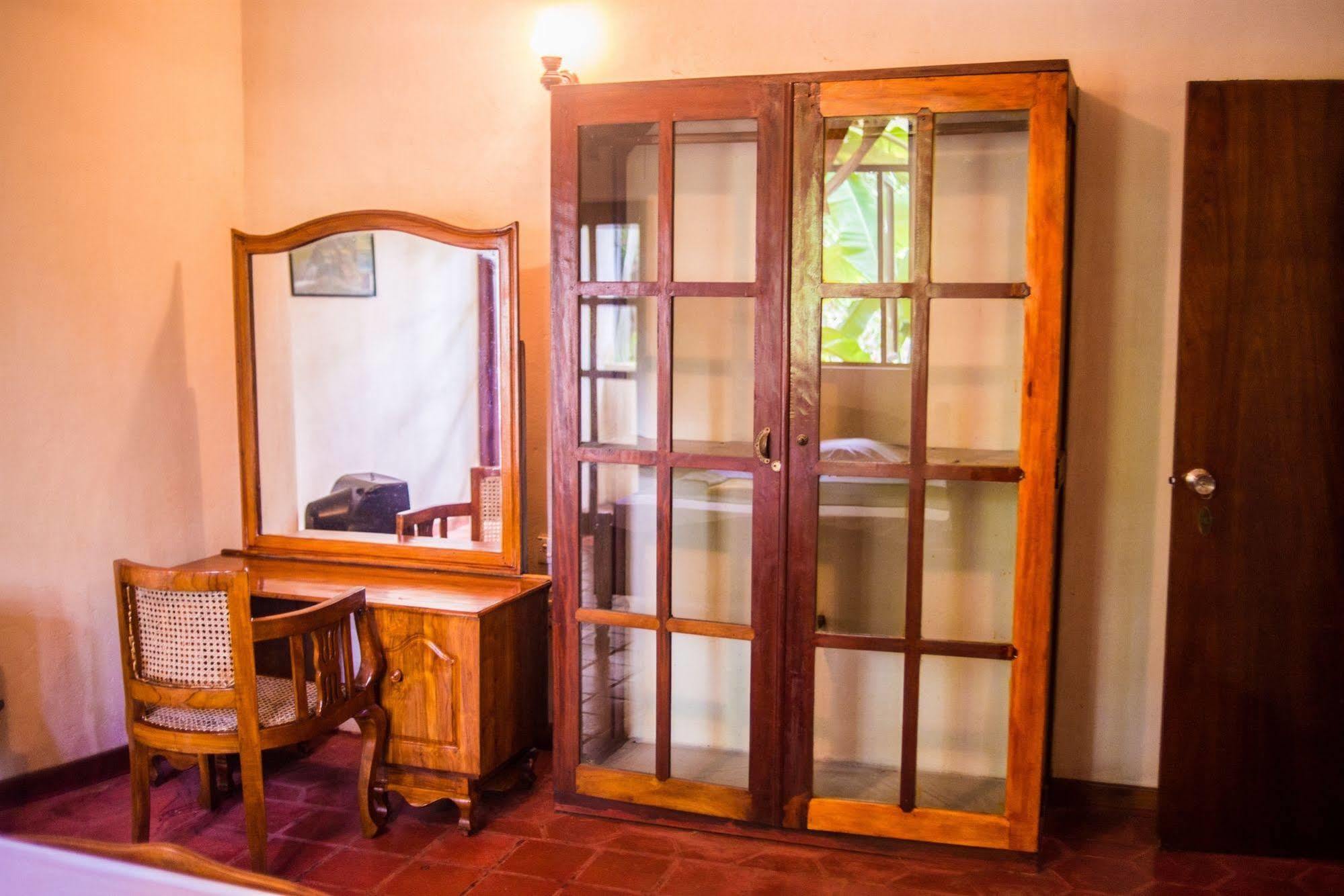 Hotel Gem Land Ratnapura Exteriör bild