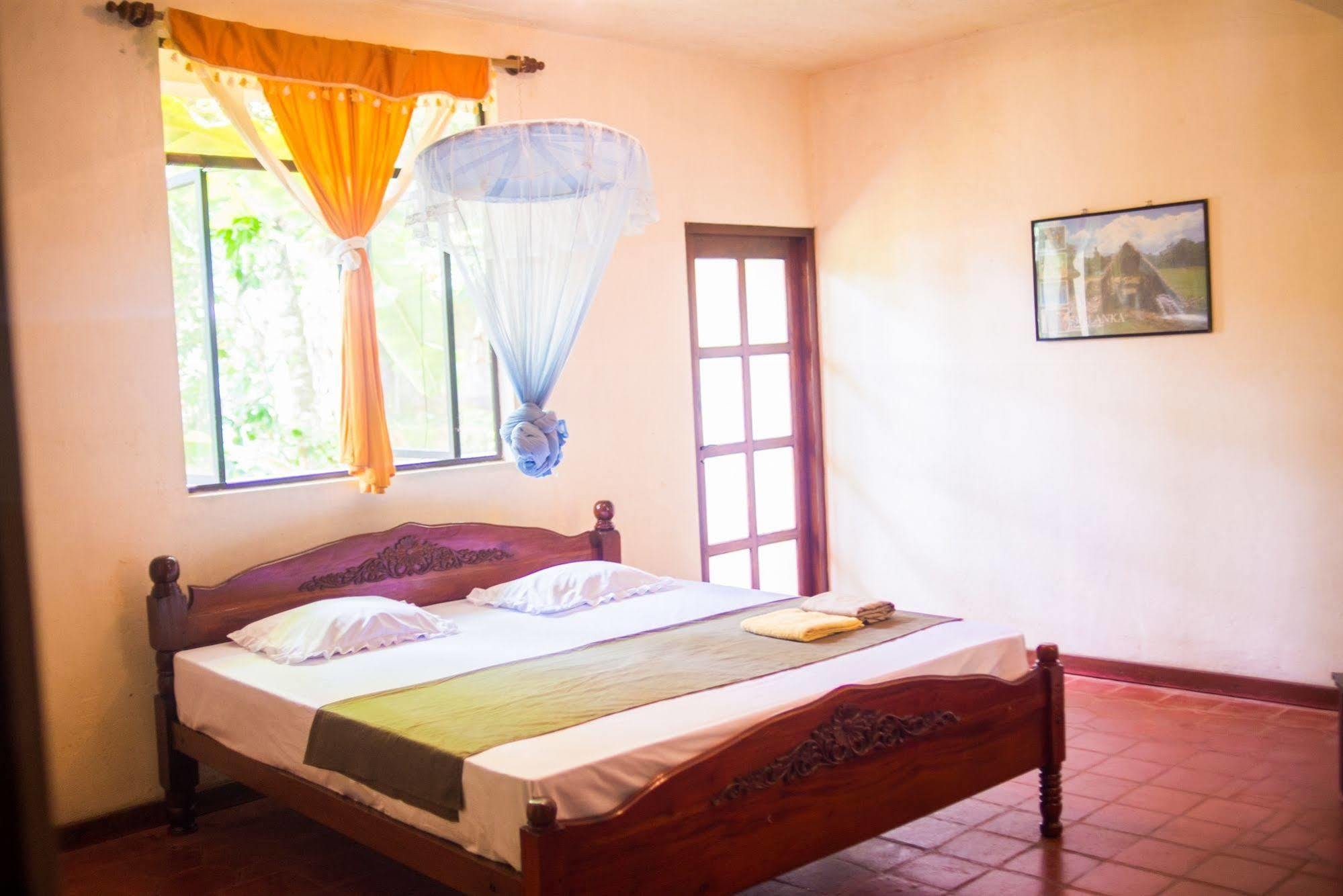 Hotel Gem Land Ratnapura Exteriör bild