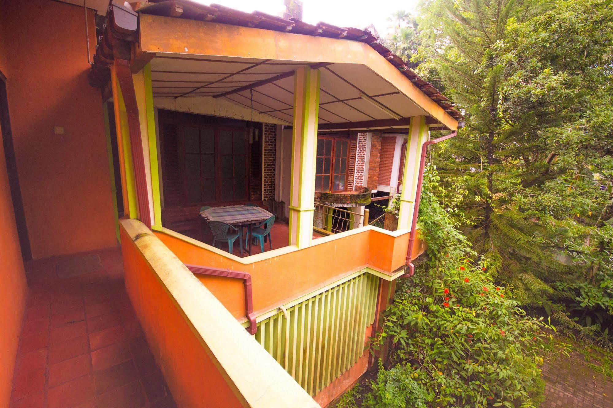 Hotel Gem Land Ratnapura Exteriör bild